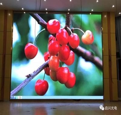 武汉启兴光电承制---黄陂区XX幼儿园●室内Q2.5全彩显示屏交付使用！